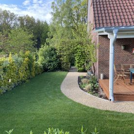 Terrasse und Garten eines Hauses